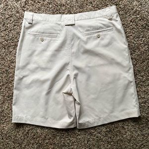 *Under Armour Loose* men’s casual golf shorts - 36